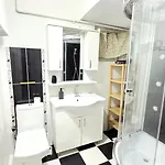 فندق Social House *