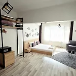 Social House *