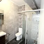 فندق Social House *