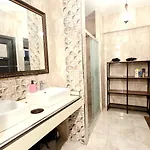 فندق Social House
