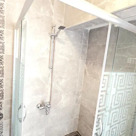 Social House Hotel *