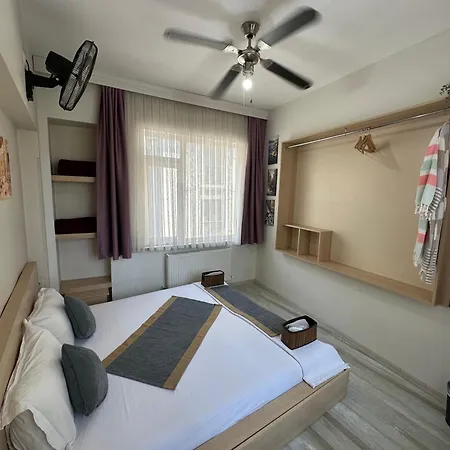 Social House Hotel *