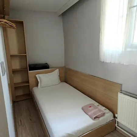Social House Hotel *