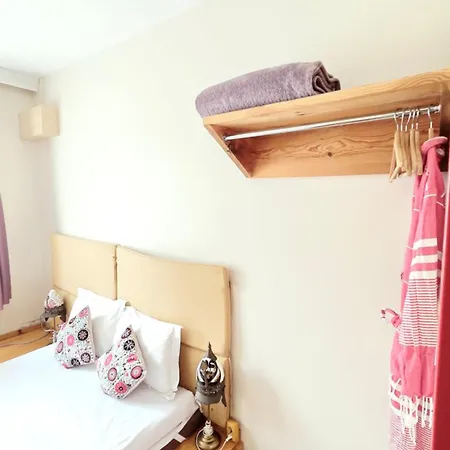Social House Hotel *