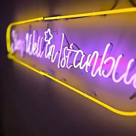 Social House *